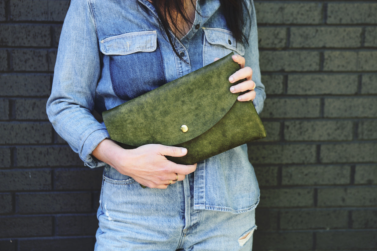 the large snap pouch