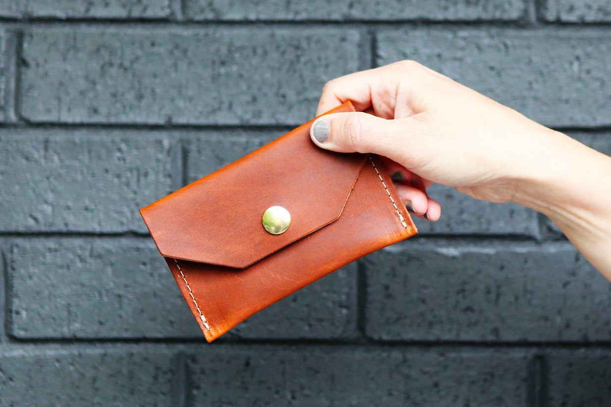 the small snap pouch, leather – Remnant